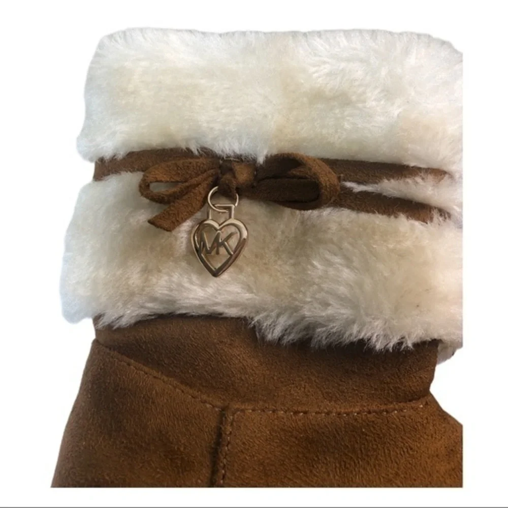 Michael Kors  Toddler Apple Pie boots Size…